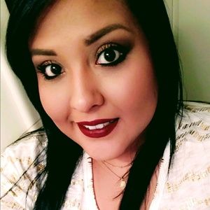 Meet your Posher, Veronica